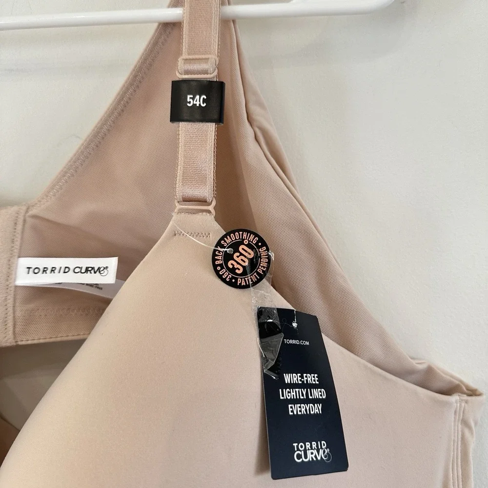 Women's Torrid Curve Wire-Free Lightly Lined Bra Nude 54C New‎ NWT